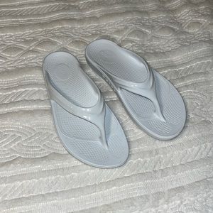 Oofos Sandals